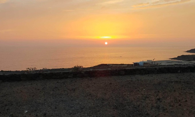 Pantelleria Ski Chalet | Dammuso on the sea with breathtaking sunset 70 mt from the sea - Sataria -