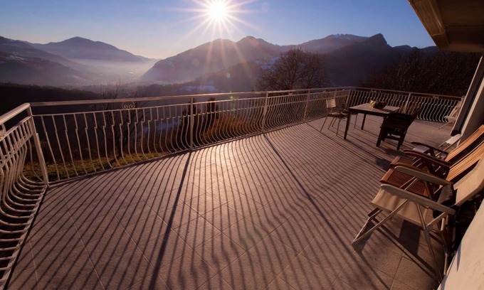 Vertova Cabin | Dante hut tourist rental with panoramic views of the mountains