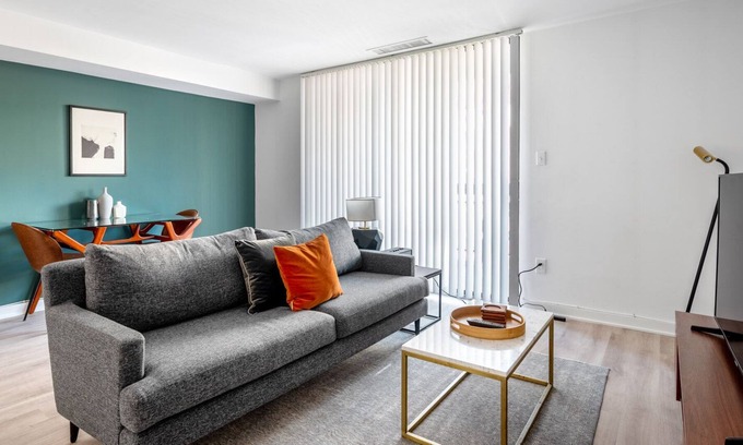 Foggy Bottom Apartment | Dapper Foggy Bottom 1BR w/ W/D + Gym on GW Campus near by Blueground