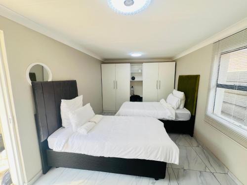 Emfuleni House | Daremp Guest living