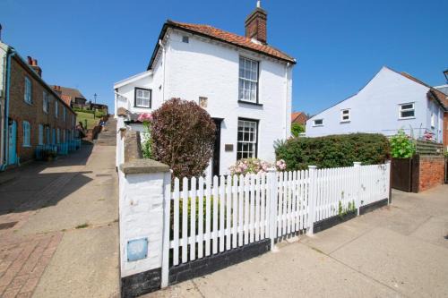 Aldeburgh House | Dart Cottage