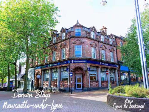 Newcastle-Under-Lyme Apartment | Darwin Stays - Service Accommodation in Newcastle under Lyme City Centre