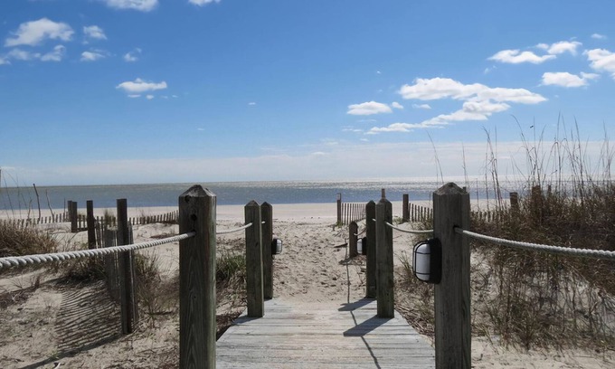 Daufuskie Island Villa | Daufuskie Island SC Spacious 3 Bedroom Ocean Front Condo