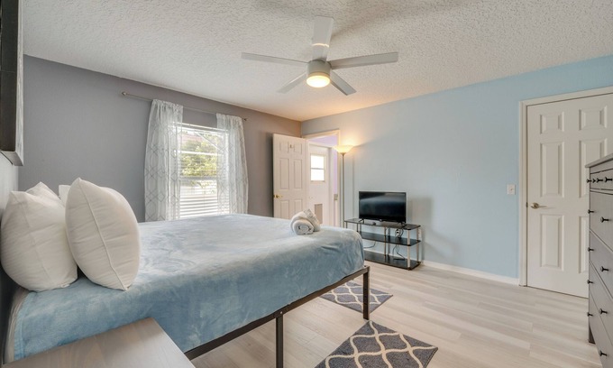 Thousand Oaks House | Davenport Home w/Pool & Hot Tub ~ 9 Mi to Disney!