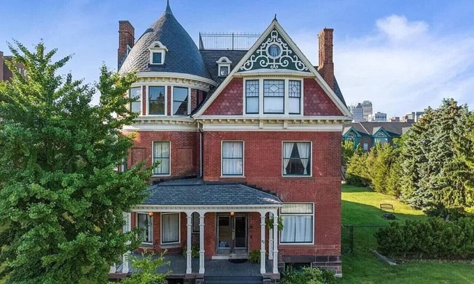 Midtown House | David C. Whitney Mansion in Brush Park