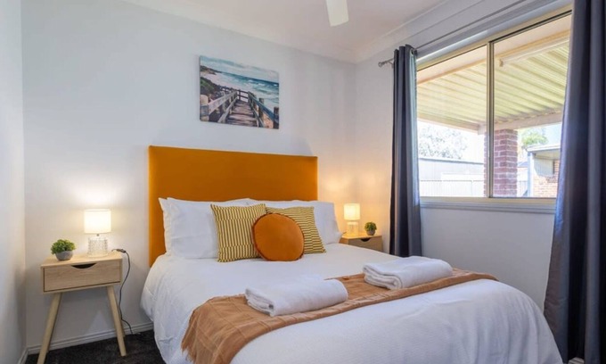 Dubbo House | Davidson - Family Getaway, Pets Allowed