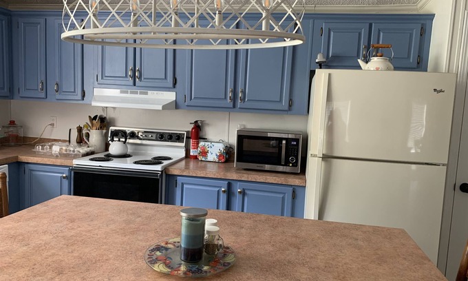 Rover House | Davis Ranch in beautiful Plainview Arkansas next to Nimrod Lake. Pet Friendly!