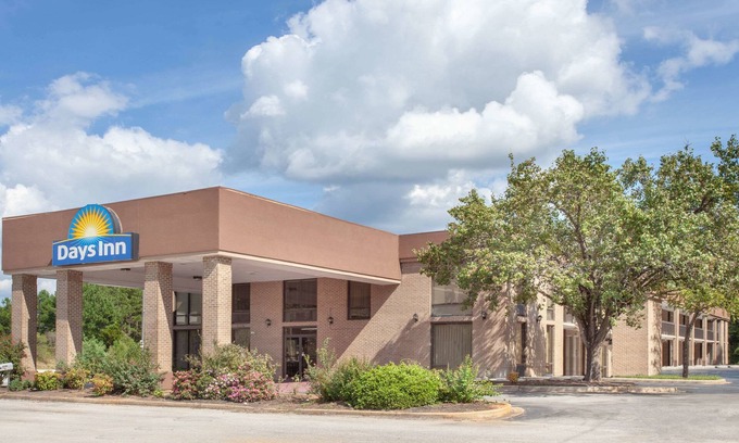 Clinton Hotel | Days Inn by Wyndham Clinton/Laurens I-26