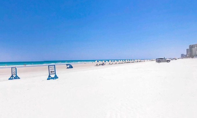 Waters Edge House | Daytona beach area Vacation Pool/ Golf course home/ 15 minutes to the beach.