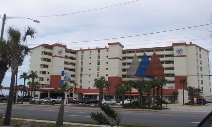Daytona Beach Resort | DAYTONA GETAWAY OCEAN FRONT CONDO