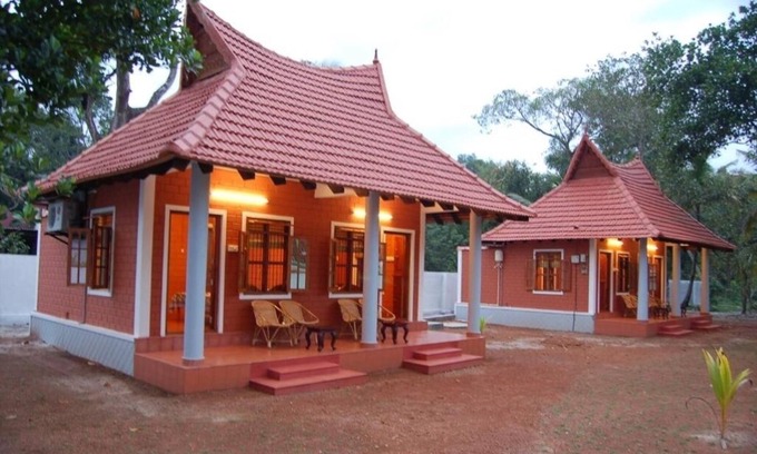 Alappuzha Bed & Breakfast | Dazzle Dew Memories - Deluxe Family Double Room
