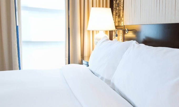 Logan Circle Apartment | DC Queen Room – Elegant & Cozy Stay