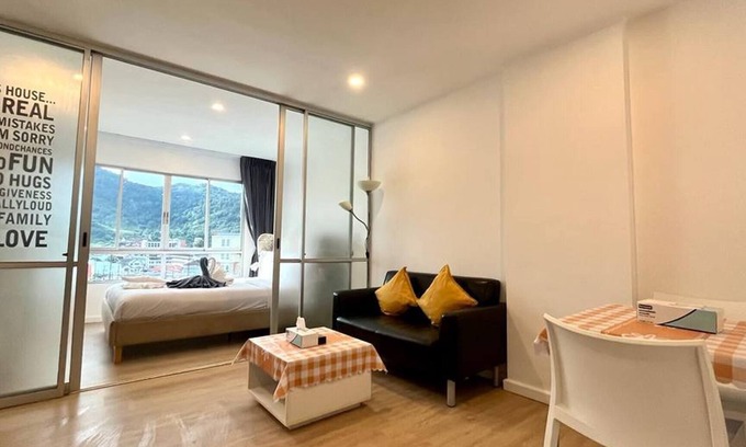 Kathu Apartment | Dcondo Kathu - Top Floor 1 Bdr Condo with shared Pool