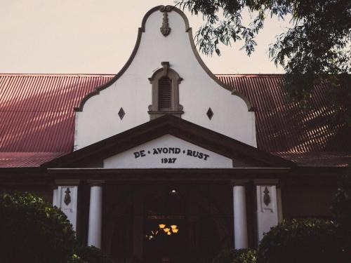 Oudtshoorn House | De Avond Rust