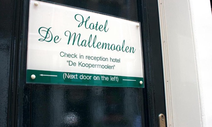 Red Light District Hotel | De Mallemoolen