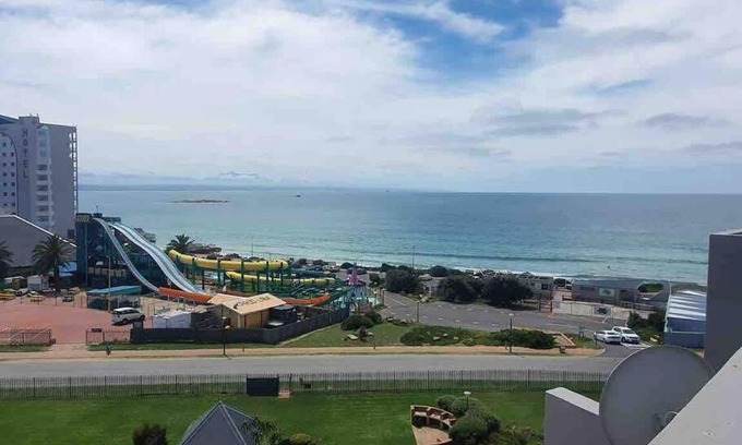 Mossel Bay Apartment | De Valle 63 Lovely 2 bedroom apartment with full sea view