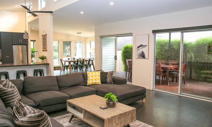 Bright House | DECKED OUT AT BRIGHT : Bright
