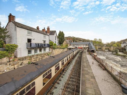 Llangollen House | Dee Bank Cottage