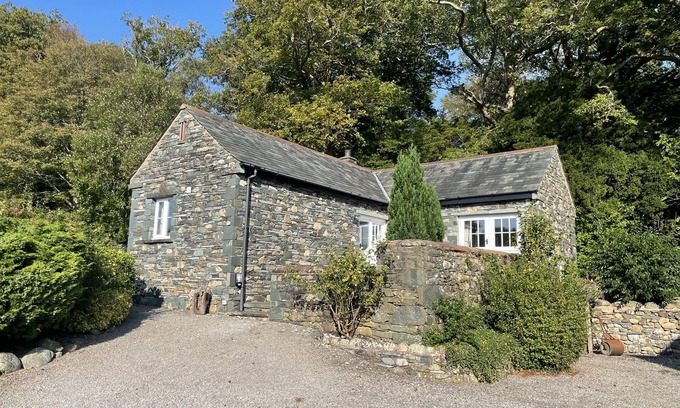 Keswick Cottage | Deer Close Cottage - sleeps 2 guests in 1 bedroom