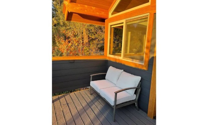 Idyllwild Cottage | Deer Haven Private Cottage with deck