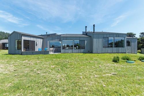 Sea Ranch House | Deer View Hot Tub & Filtered Ocean Views