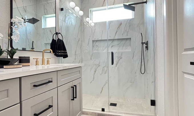 Foster Place House | Dej’s Modern Retreat…Downtown Houston Texas