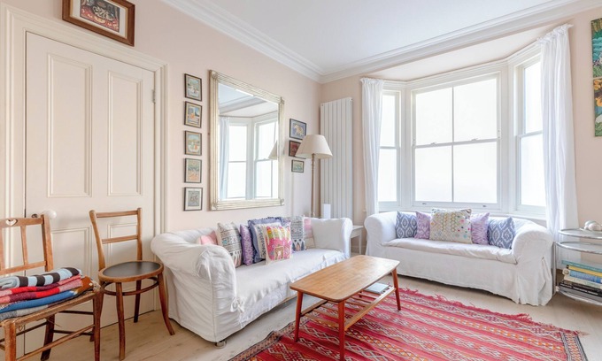 Ravenscourt Park House | Delightful 2 Bed Cottage-Chic House — Hammersmith!