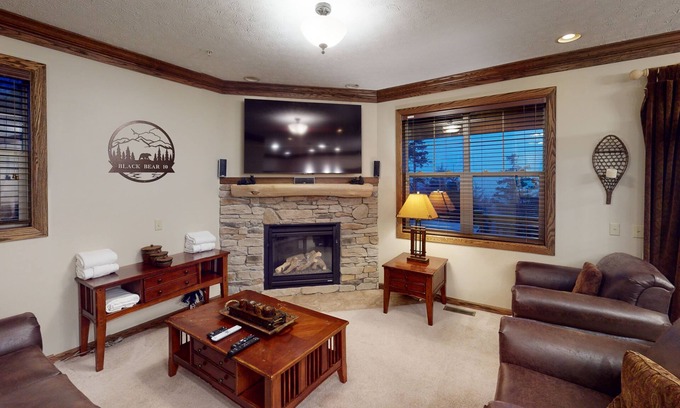 Snowshoe House | Delightful 6BR Townhome with Private Hot Tub by RedAwning