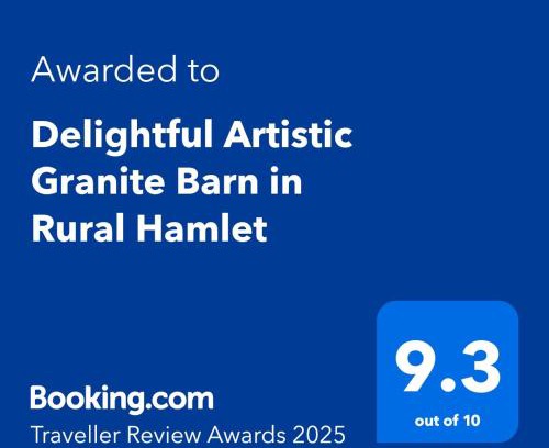 Fivelanes Apartment | Delightful Artistic Granite Barn in Rural Hamlet