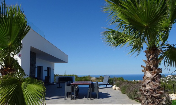 Rafol de Almunia Villa | Delightful holiday villa with sea view