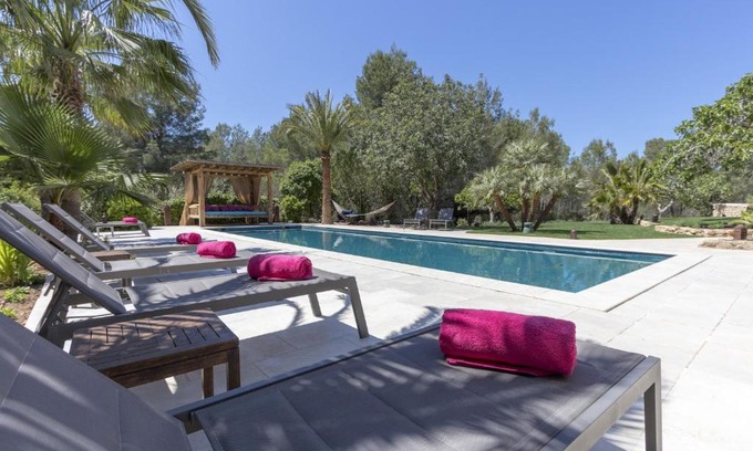 Sant Joan de Labritja Villa | Delightful Restored Ibizan Finca 4 Bedrooms Finca Bonito Outdoor Chill Out A few minutes Drive to Restaurants Santa Gertrudis