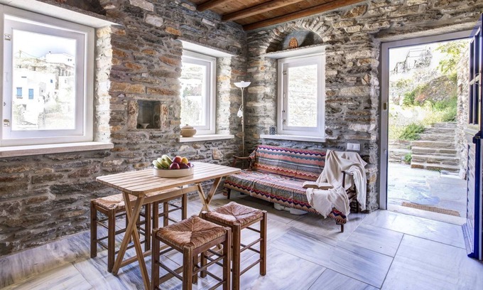 Panormos House | Delphis : the artist's house