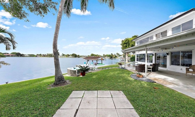 Lake Ida Shores House | Delray Beach Lakefront Dream