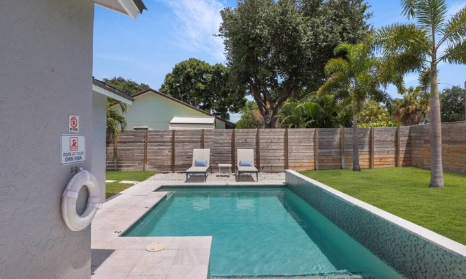 Lake Ida Shores Apartment | Delray Bungalow/3BR 2BA East Delray Pool Home