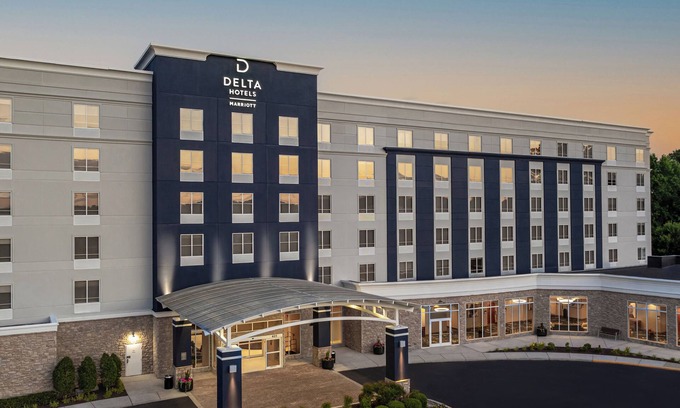 Colonial Heights Hotel | Delta Hotels by Marriott Colonial Heights