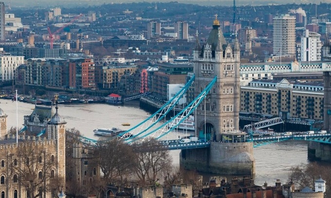 Portsoken Hotel | Deluxe, Botolph King at Hotel Saints—Views of St. Botolph's Church