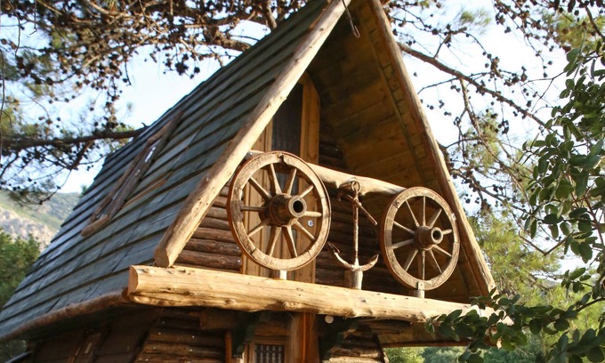 Ikaria House | Deluxe Bungalow with Sew View Tree House by Captain Ikaros