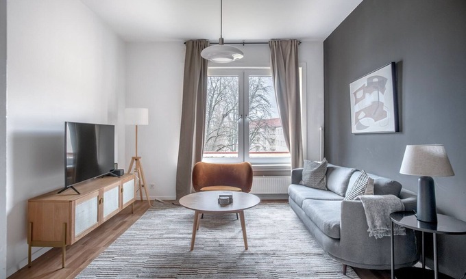 Schmargendorf Apartment | Deluxe Charlottenburg 2BR nr Kurfürstendamm, by Blueground