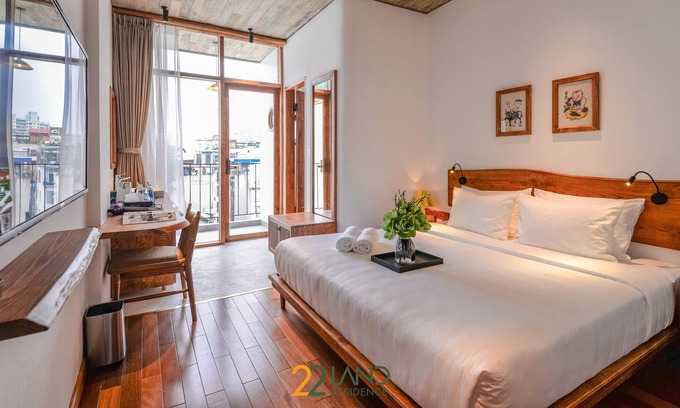 Dich Vong House | Deluxe double or twin in 22Land Residence