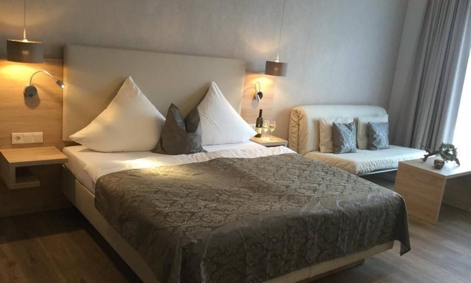 Brauneberg Cottage | Deluxe Double Room with Balcony - Weingut Bastian - Your feel-good home
