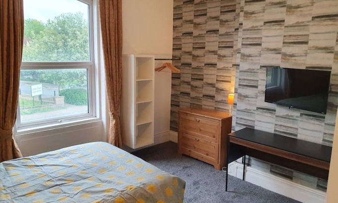 Huddersfield Bed & Breakfast | Deluxe Double Room With Ensuite6