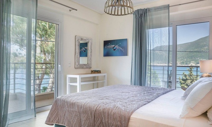 Karavomylos Villa | Deluxe Kefalonia Apartment | Apartment Ammos | 3 Bedroom |Private Pool