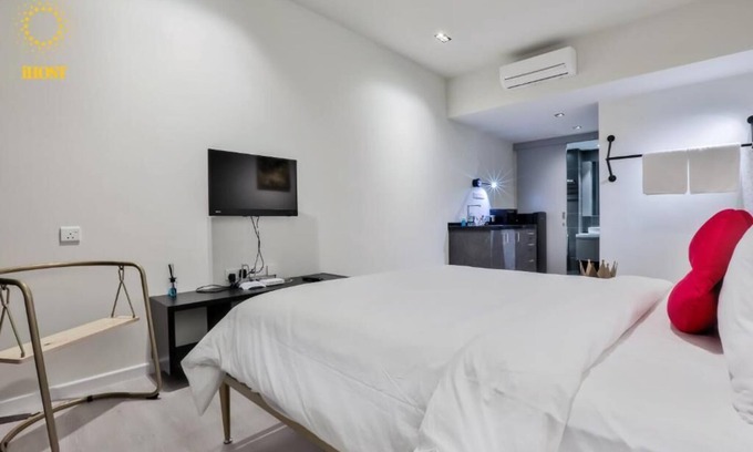 Titiwangsa Apartment | Deluxe King Suite with Garden View 5