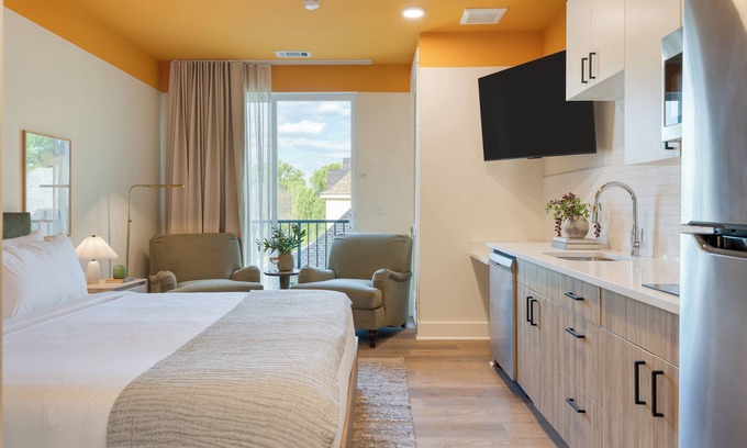 12 South Condo | Deluxe King w/Balcony in 12 South