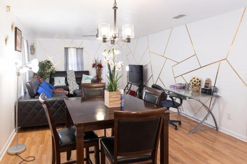 Griffin Heights Apartment | Deluxe Noles downtown Tally nearby FSU and FAMU