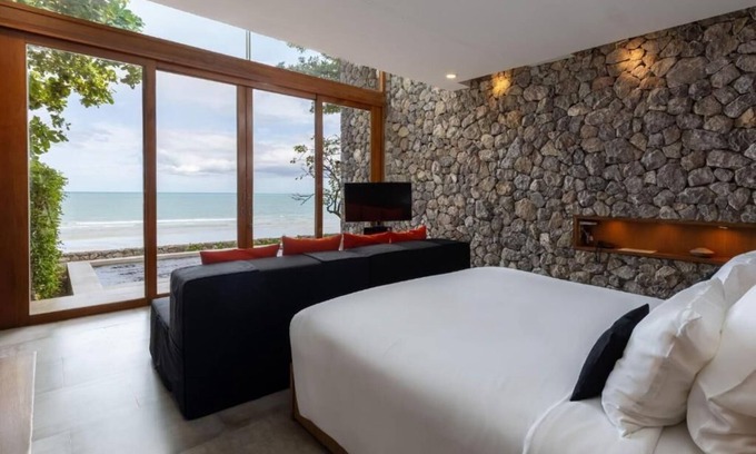 Prachuap Khiri Khan Villa | Deluxe Oceanfront Pool Villa - Tolani Resort Kui Burinn