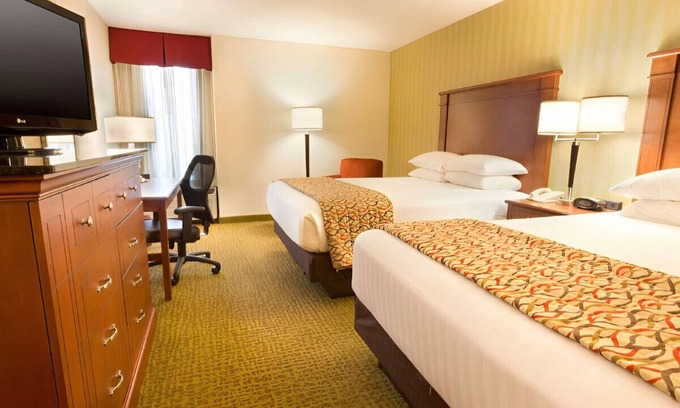 University Place House | Deluxe Rm for Your Family Vacation!Pet-Friendly