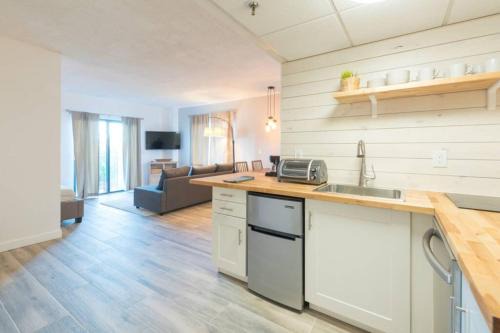 Florida Center Apartment | Deluxe Studio w/Lakeview - free parking/pool