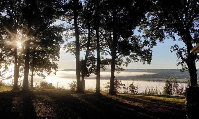 Golconda House | Deluxe Suite w/Full Kitchen in the Shawnee National Forest