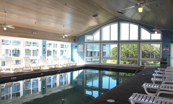 Mara Vista Resort | Deluxe suite at the oceanfront Surfside Resort